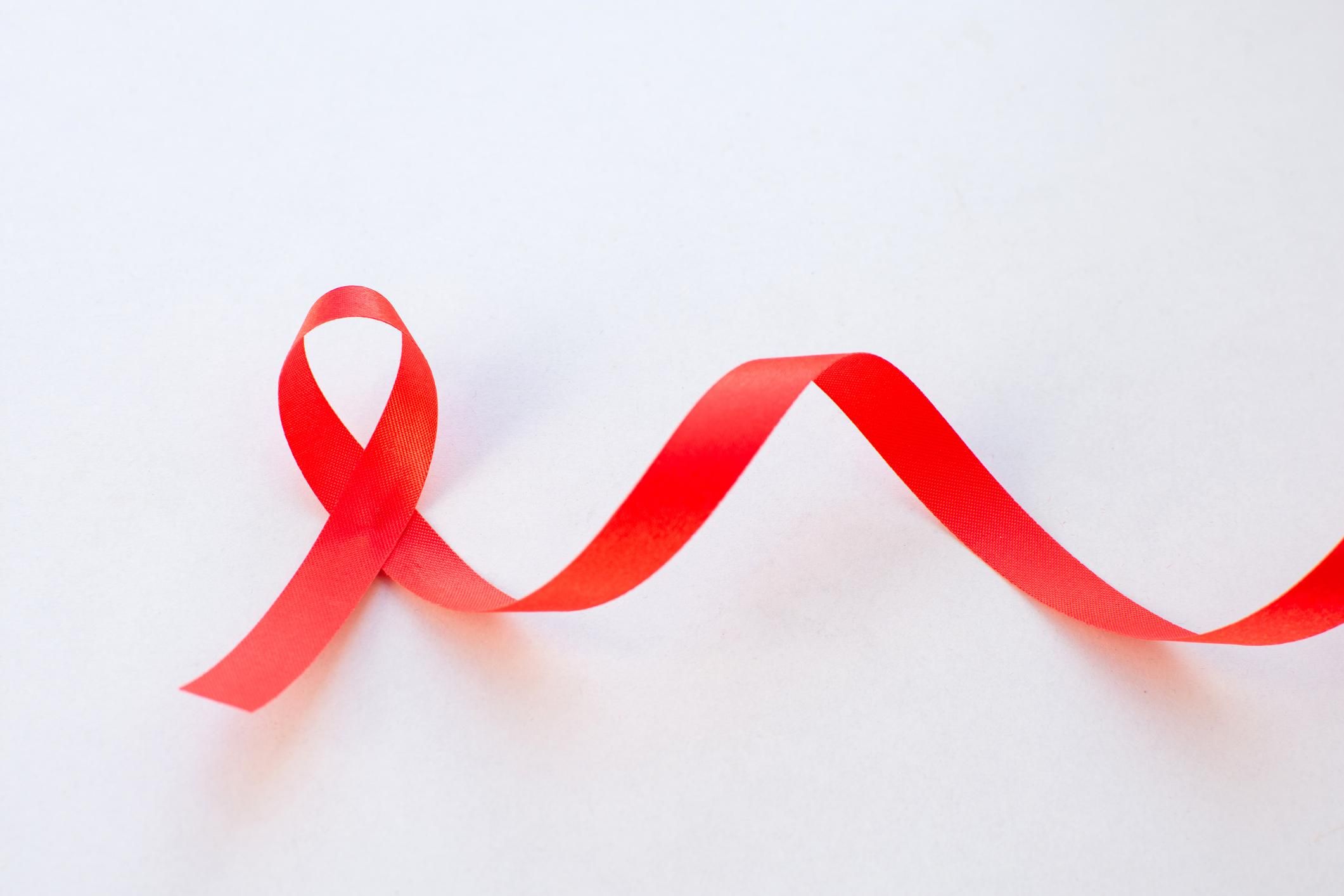 Всесвітній день пам'яті жертв СНІДу: як зробити тест на хворобу у домашніх умовах