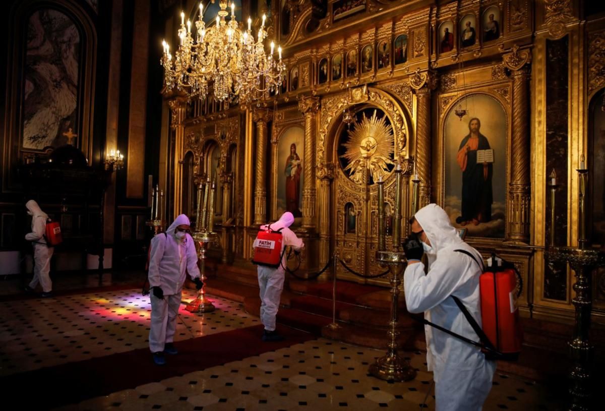 На Хмельниччині заборонили ходити в храми: в монастирі спалах коронавірусу