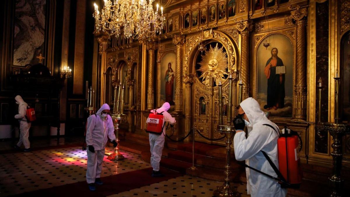 В Хмельницкой области запретили ходить в храмы: в монастыре новая вспышка коронавируса