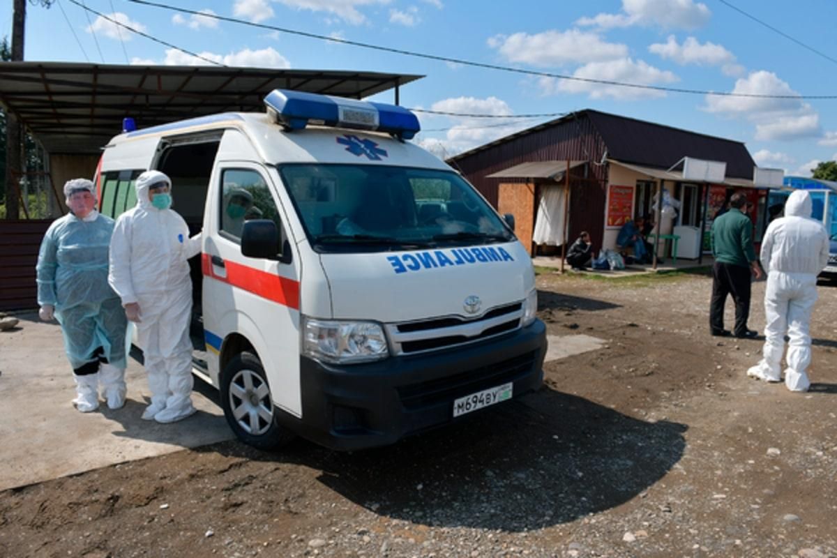 Для простых людей: Зеленский предлагал гуманитарную помощь боевикам из-за коронавируса Для простых людей: Зеленский предлагал гуманитарную помощь боевикам из-за коронавируса