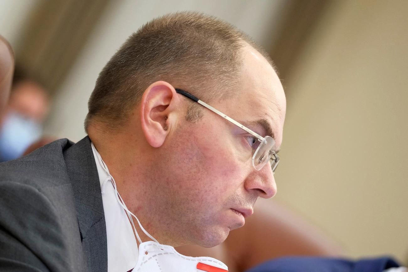 Степанов посилався на неіснуючий наказ про постачання скандальних захисних костюмів