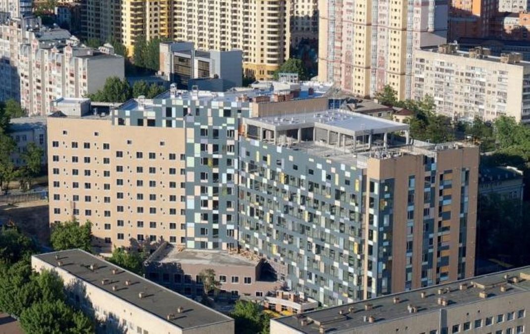 Відкриття сучасного корпусу Охматдиту перенесли: причина