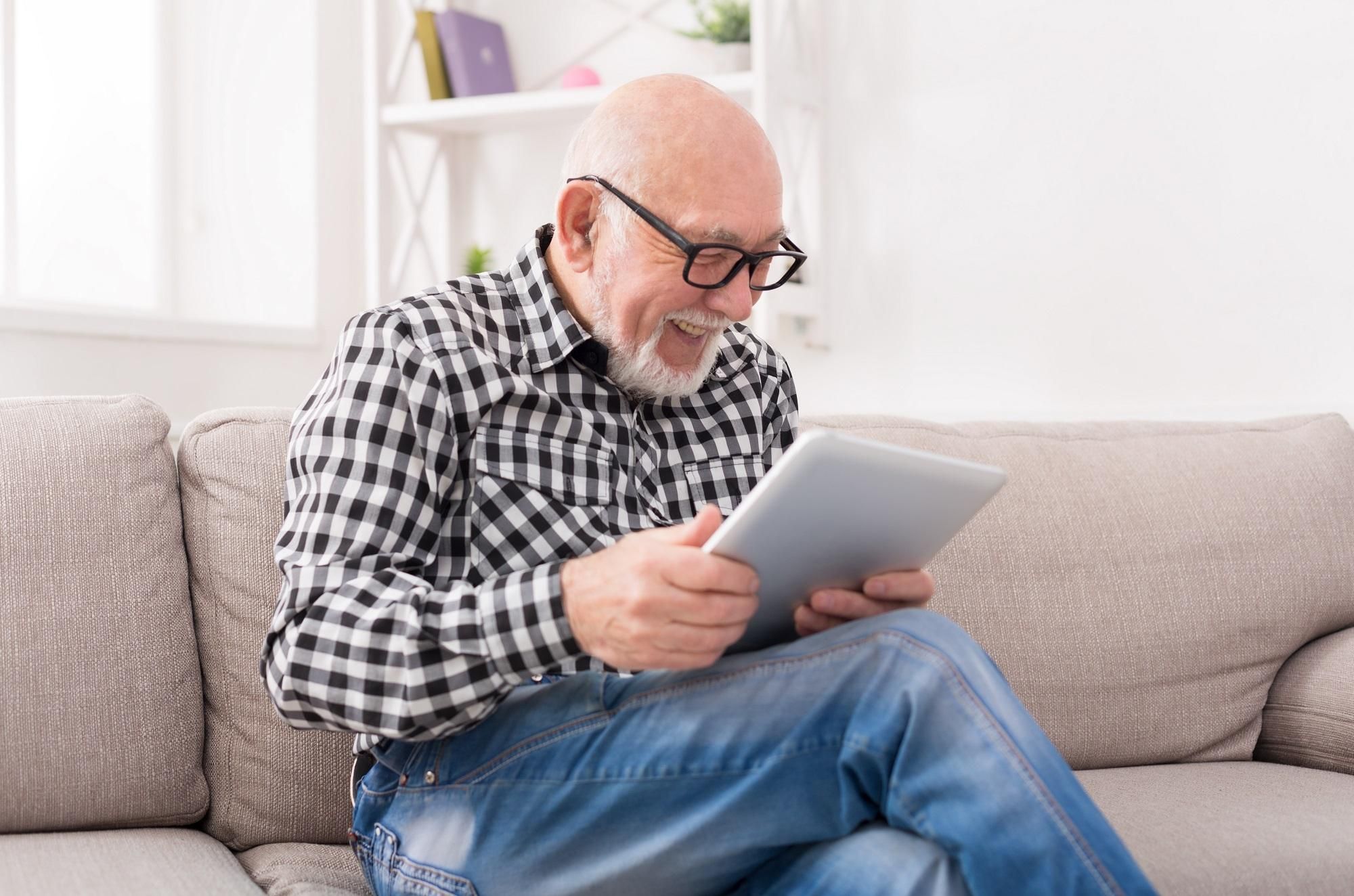 Знайшли позитивний вплив інтернету на здоров'я літніх користувачів 