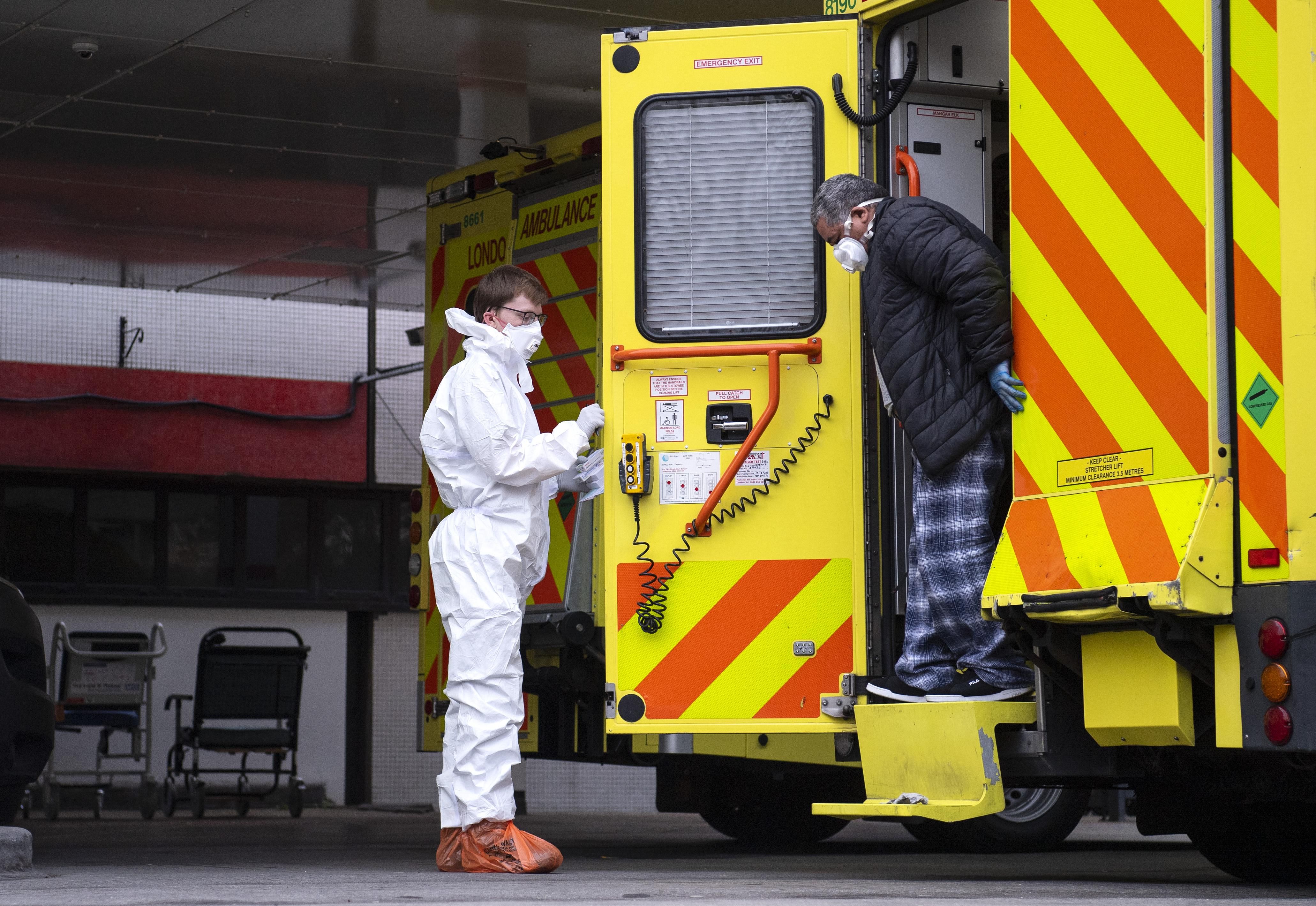 В Україні 37 241 хворий на COVID-19: за минулу добу зафіксовано 681 випадок В Україні 37 241 хворий на COVID-19: за минулу добу зафіксовано 681 випадок