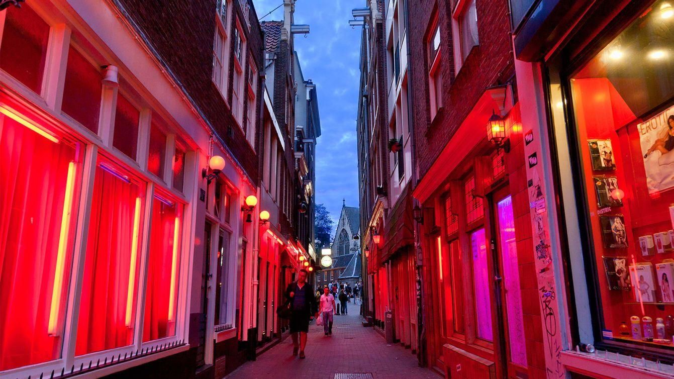 Секс-работники Амстердама изменили список своих услуг из-за коронавируса