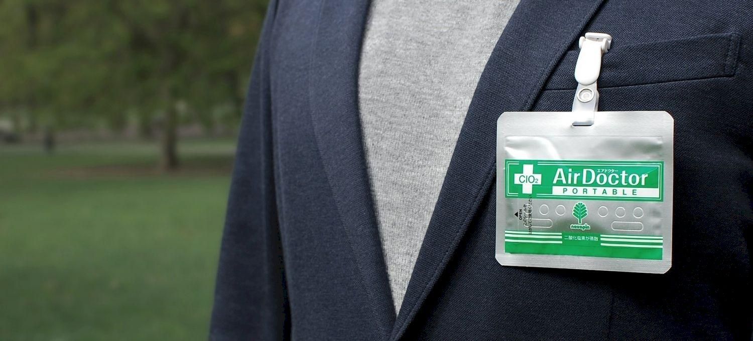 Блокатор коронавируса: чем опасны бейджики, которые якобы убивают микробы Блокатор коронавируса: чем опасны бейджики, которые якобы убивают микробы