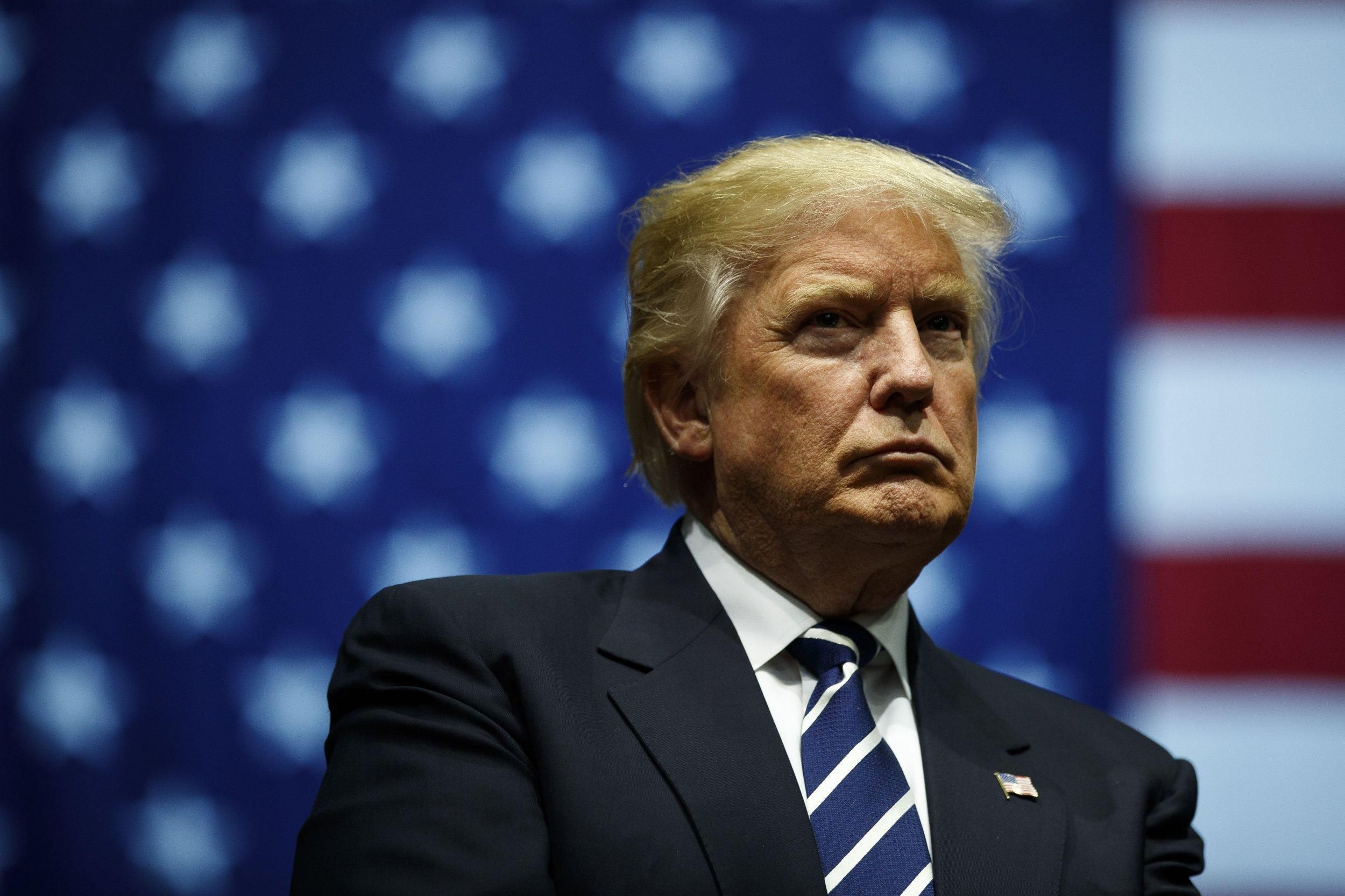 Трамп виступає проти впровадження маскового режиму у США