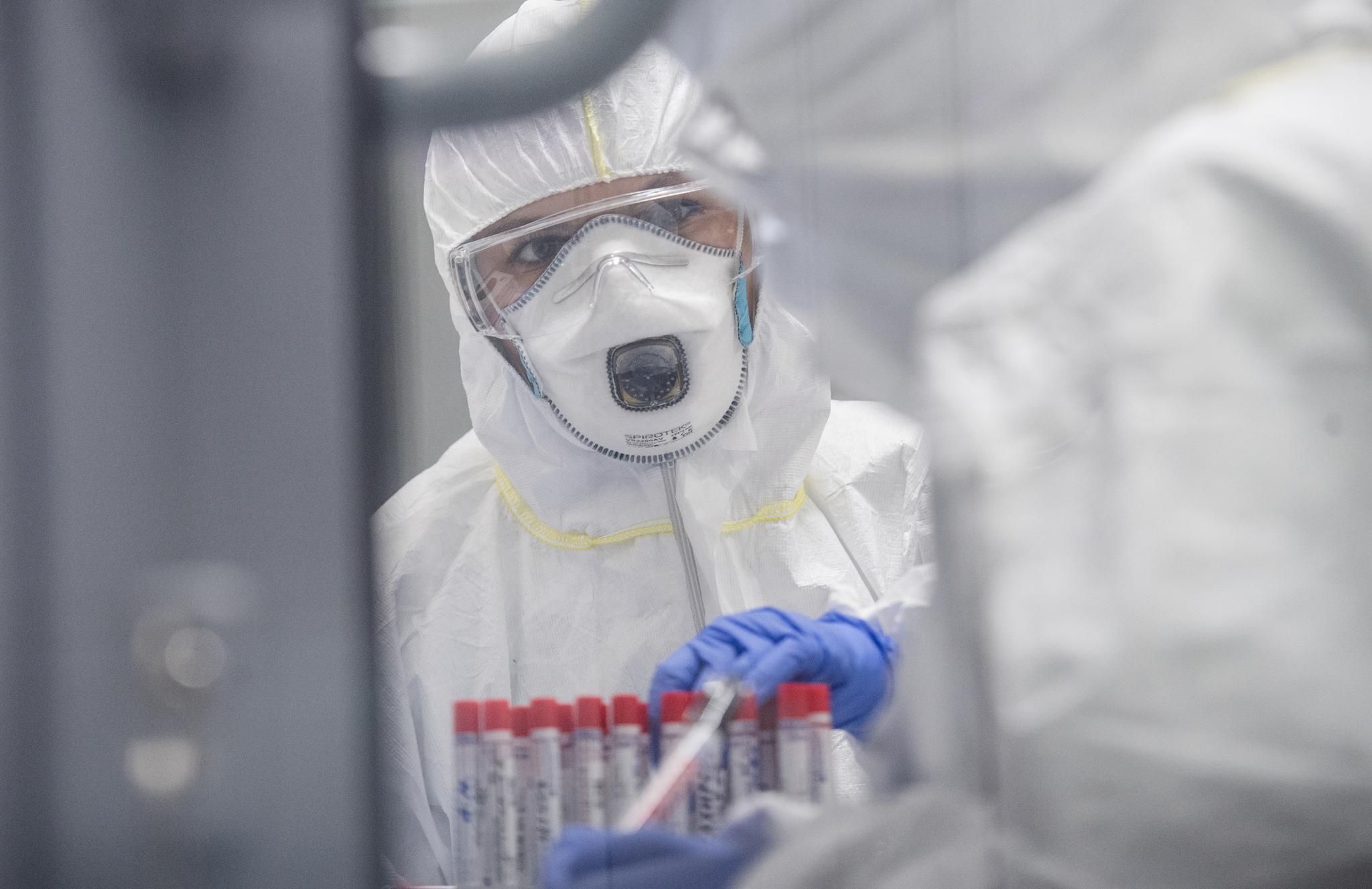 В Украине зафиксировали отдельные вспышки коронавируса: в ОП рассказали, где