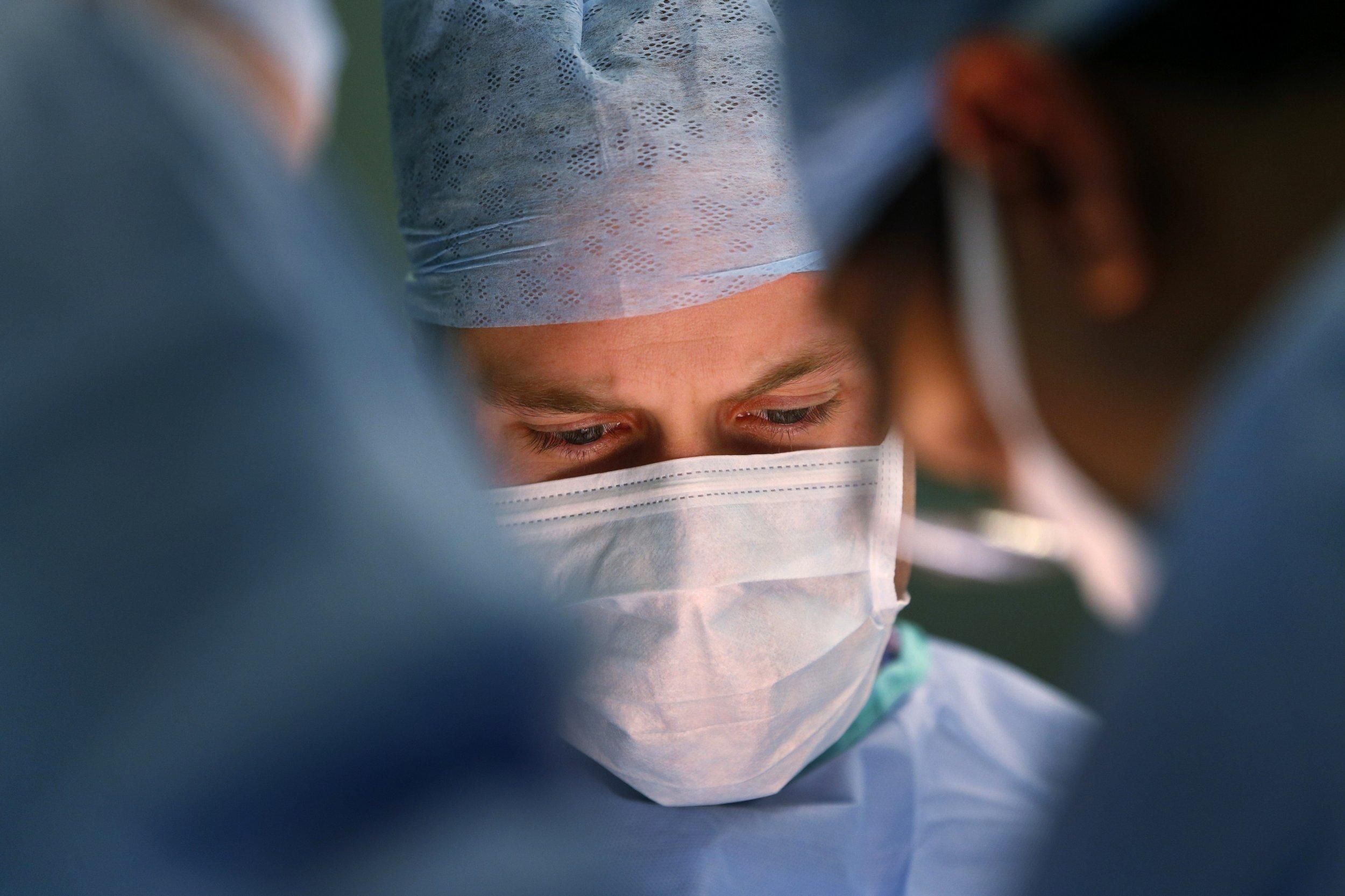 Вперше в історії України провели трансплантацію підшлункової залози: фото 18+