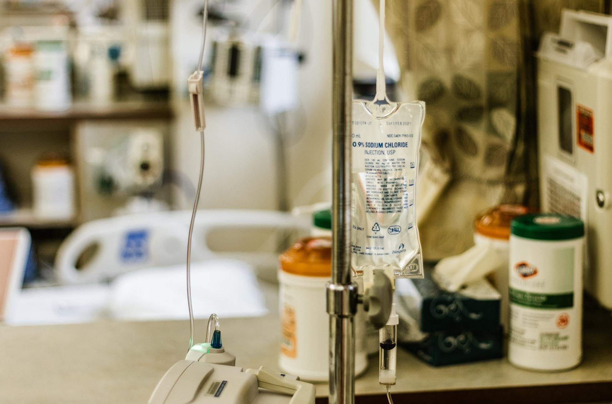 Переливание крови при COVID-19 снизило уровень смертности среди тяжелобольных пациентов