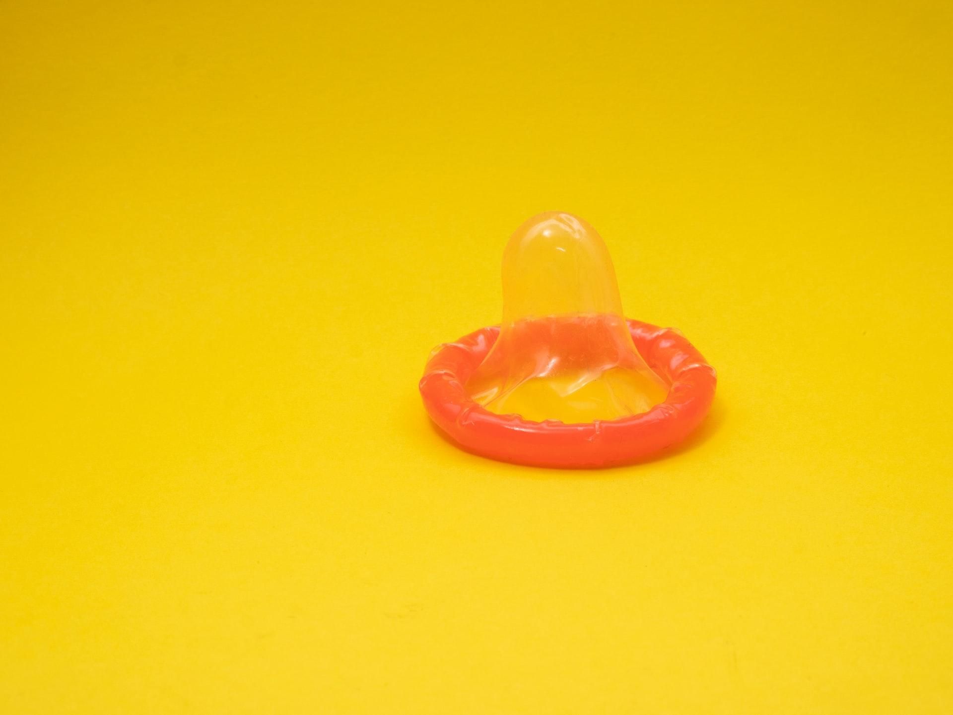 Чому молоді люди найчастіше відмовляються від презервативів 