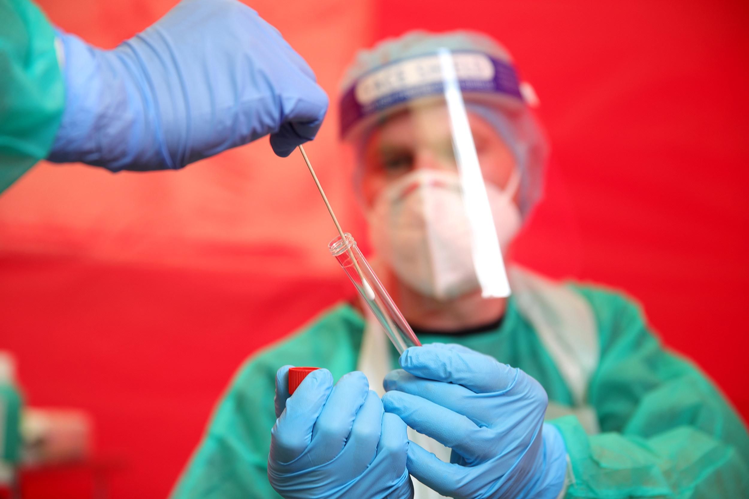 2 836 человек заболели за сутки COVID-19 в Украине 2 836 человек заболели за сутки COVID-19 в Украине