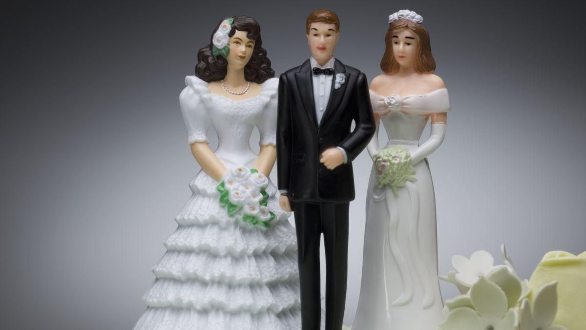 Кто счастливее в отношениях: полигамные или моногамные люди