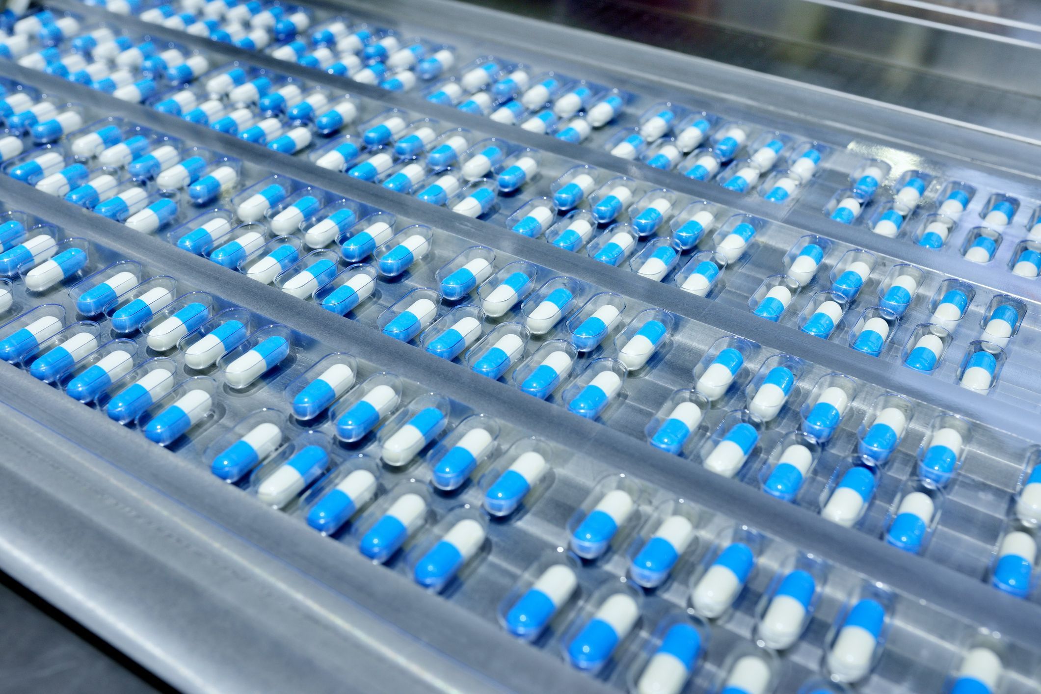 В Украине усилили контроль за торговлей лекарствами и разрешили продажу онлайн
