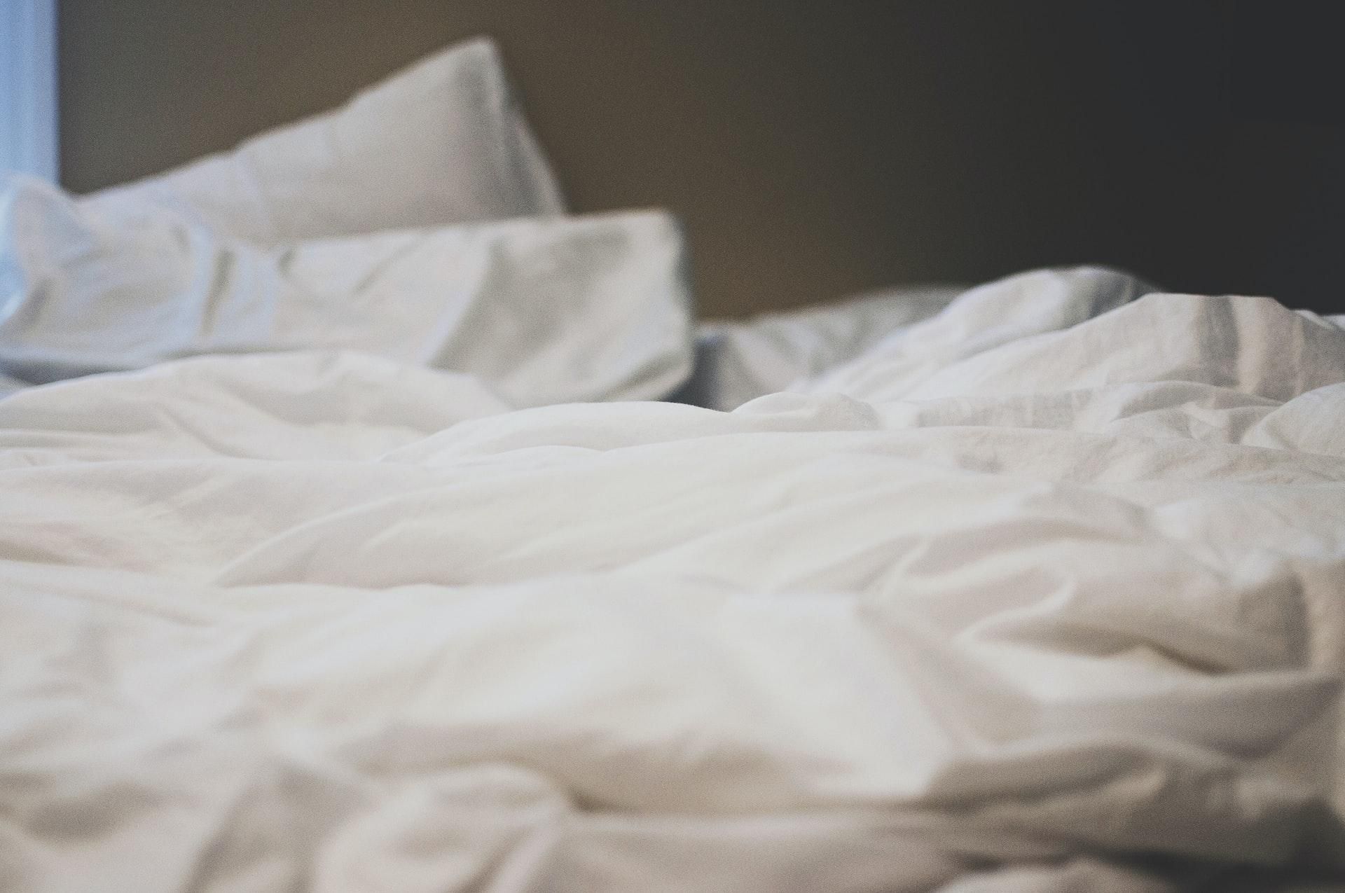 Как часто менять постель
