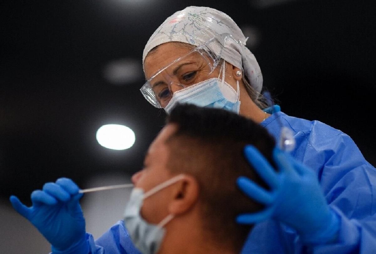 Неприятный инцидент: во время теста на коронавирус женщине пробили мозговую оболочку