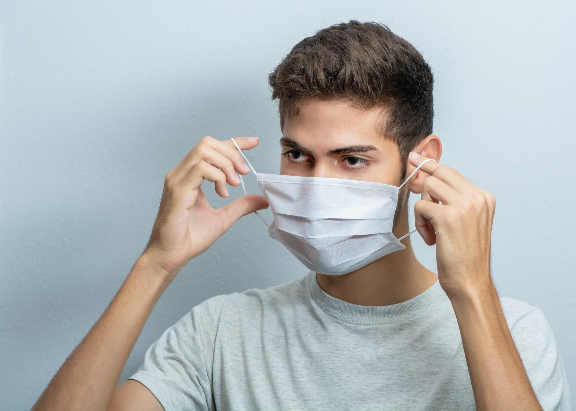 Чи можуть захисні маски стати причиною отруєння вуглекислим газом: нове дослідження