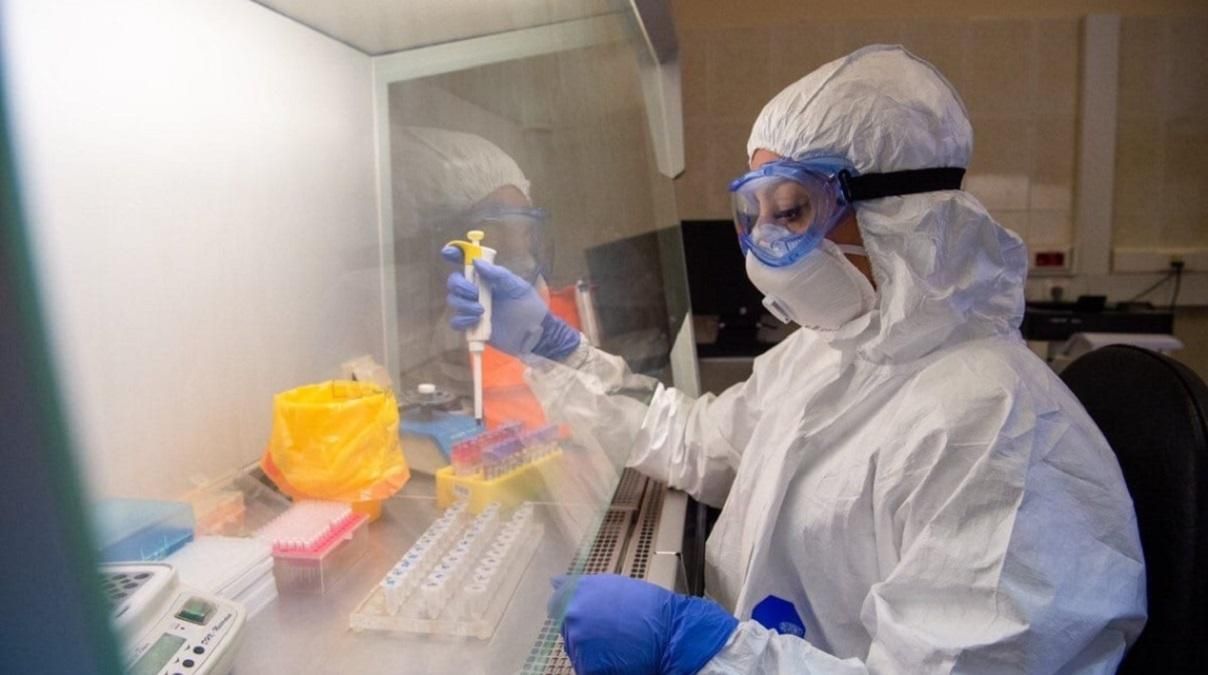 За сутки в Украине зафиксировали 4 348 новых больных коронавирусом и около сотни смертей