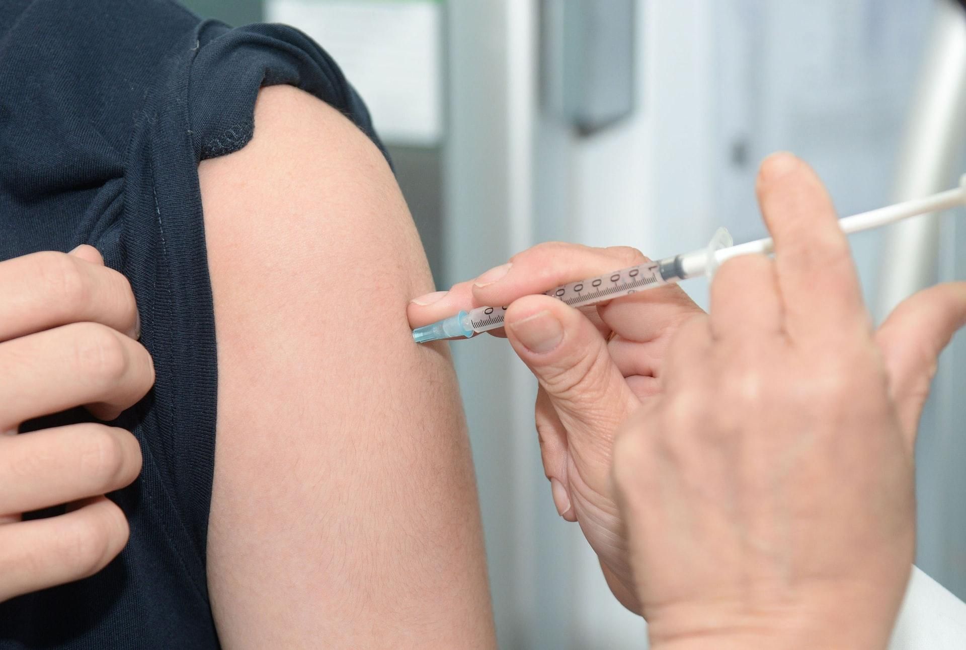 Нашли неожиданное полезное побочное действие вакцины против гриппа