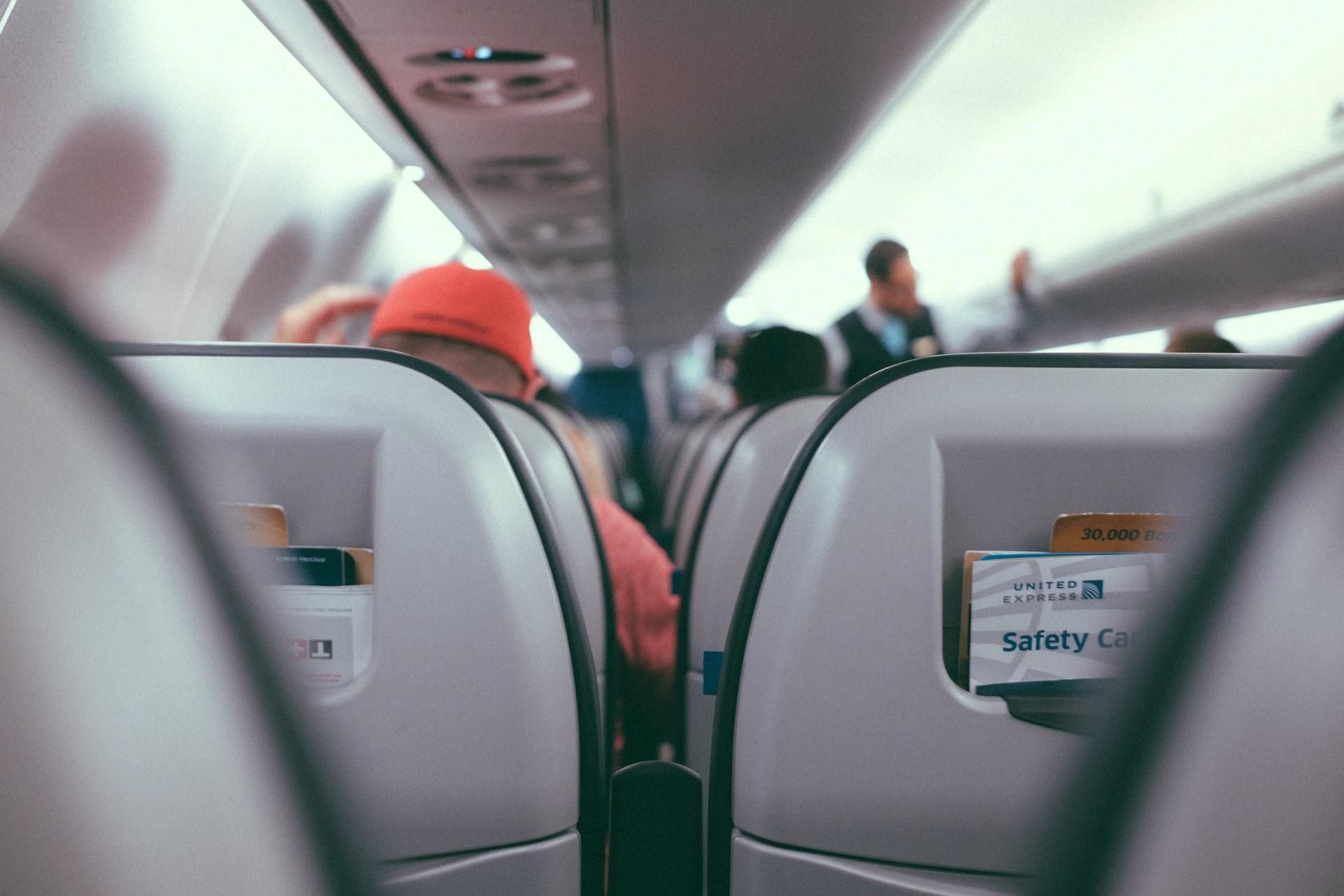 Насколько высок риск подхватить коронавирус в самолете