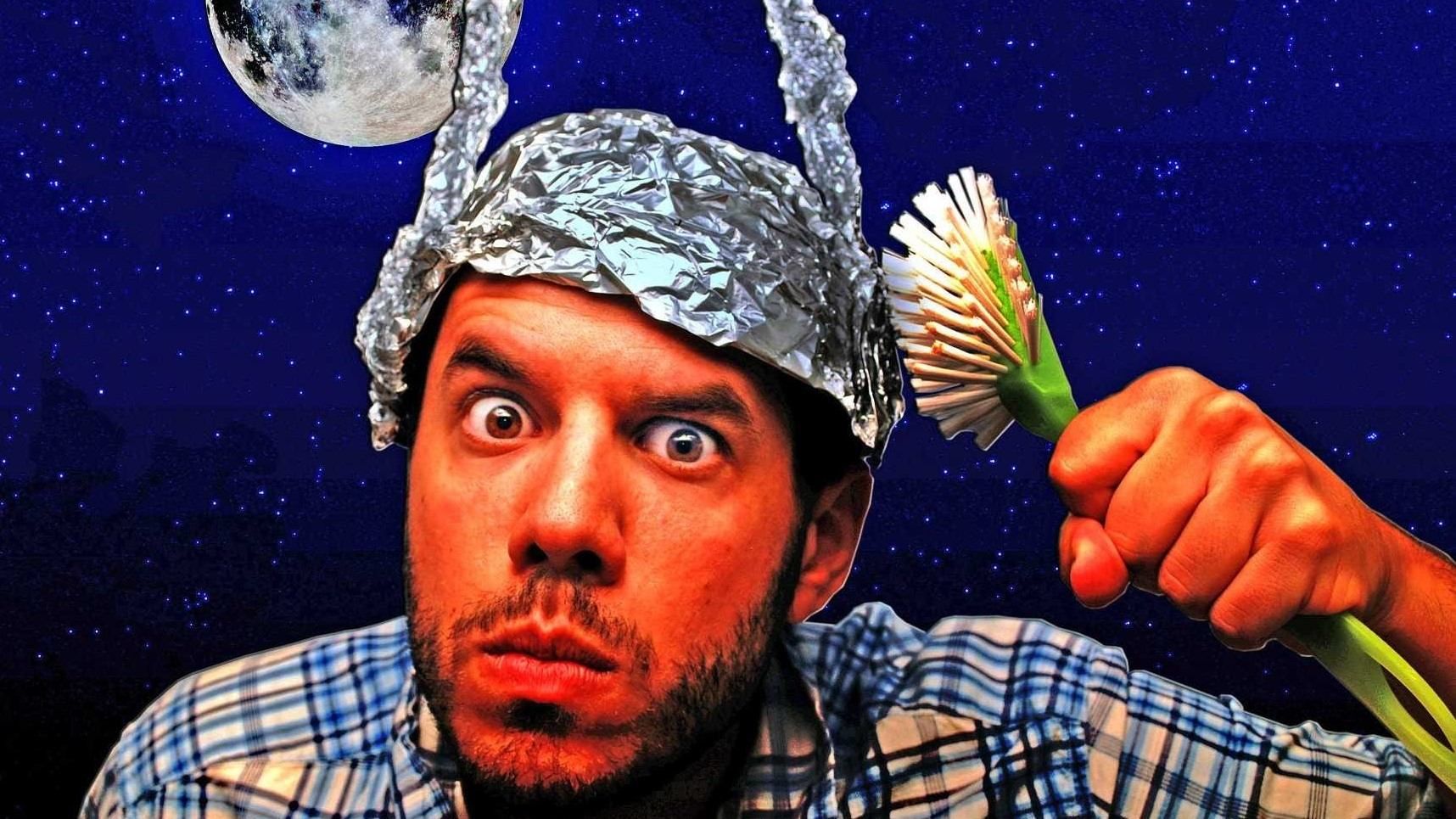 YouTube будет удалять фейковые видео про чипирование и бесплодие из-за вакцины против COVID-19 YouTube будет удалять фейковые видео про чипирование и бесплодие из-за вакцины против COVID-19