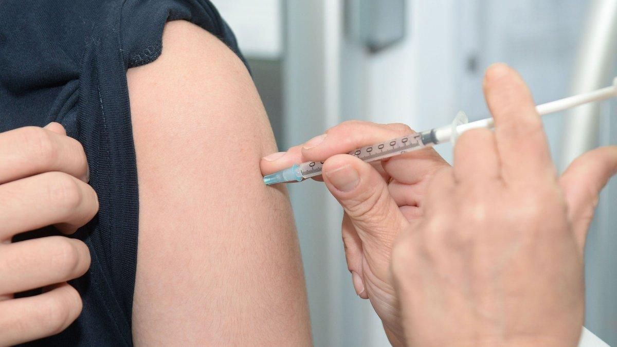 Вимоги та міфи щодо щеплень: лікарі про важливість вакцинацій