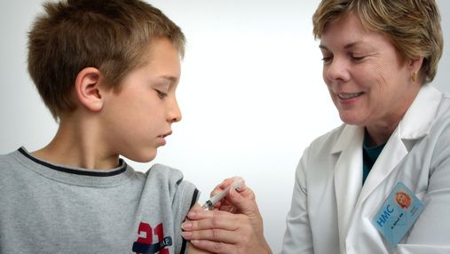 Вакцинация от гриппа снижает риск заражения COVID-19
