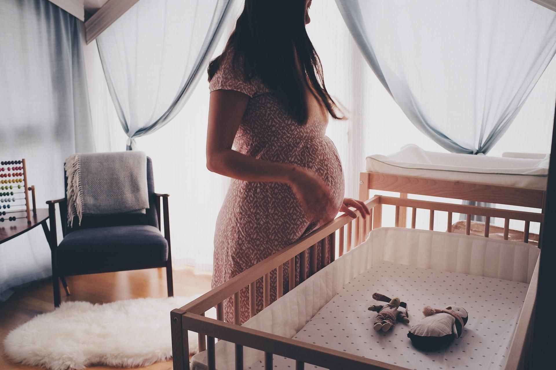 Почему возникают "месячные" во время беременности