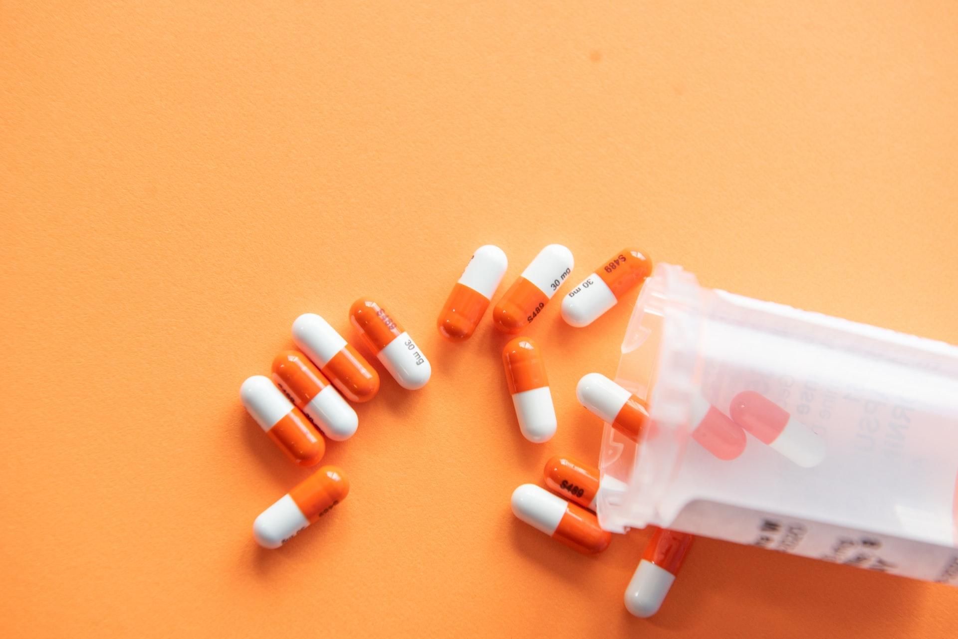 Парацетамол или ибупрофен – что лучше давать детям