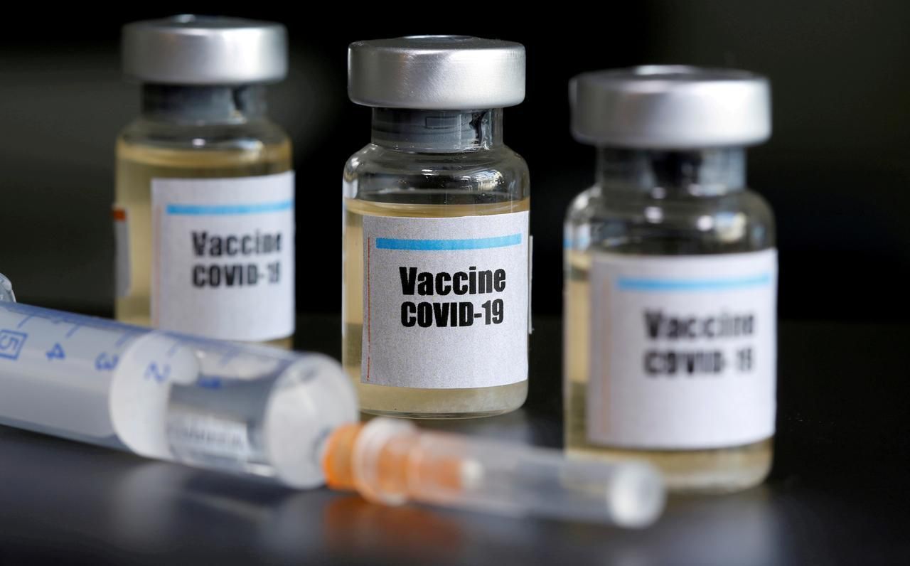 Медики захворіли COVID-19, хоча були щеплені російською вакциною