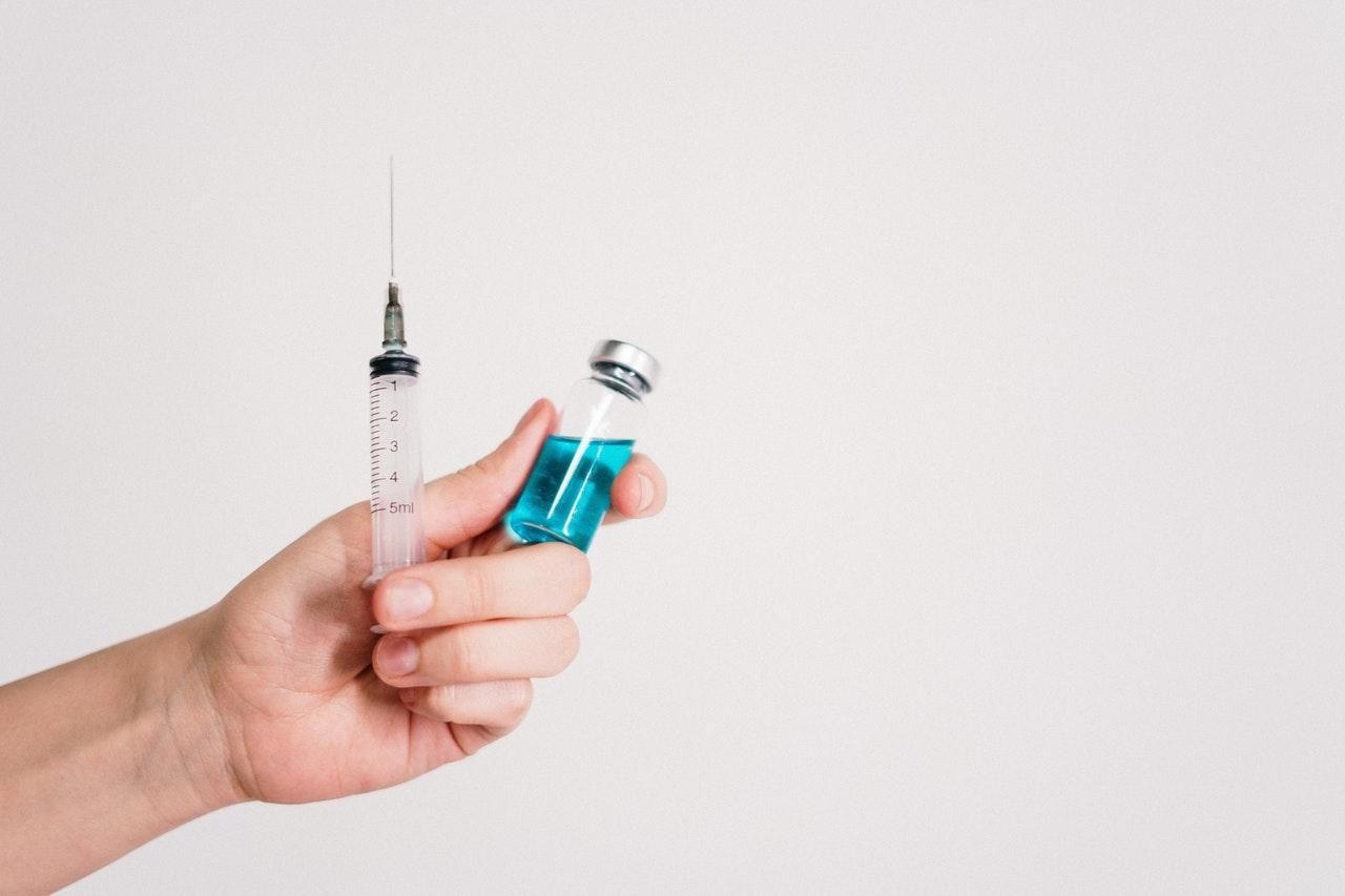 Украине предложат специальную цену на закупку вакцины против COVID-19, – Ляшко