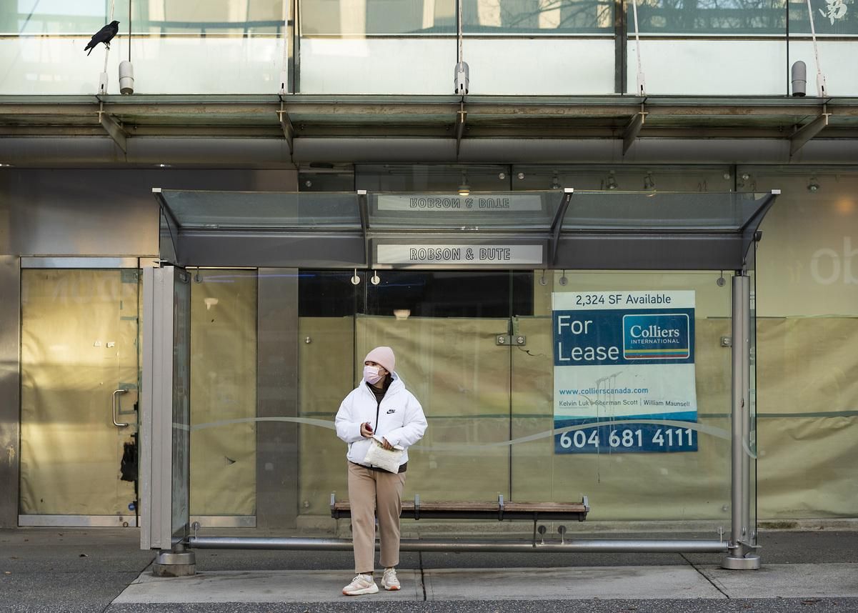 Канада планирует начать вакцинацию от COVID-19 в феврале 2021 Канада планирует начать вакцинацию от COVID-19 в феврале 2021