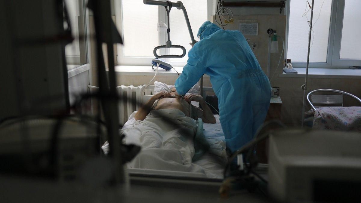 Смерть пацієнтів на Львівщині під час перебоїв з електрикою: головного лікаря не звільнили