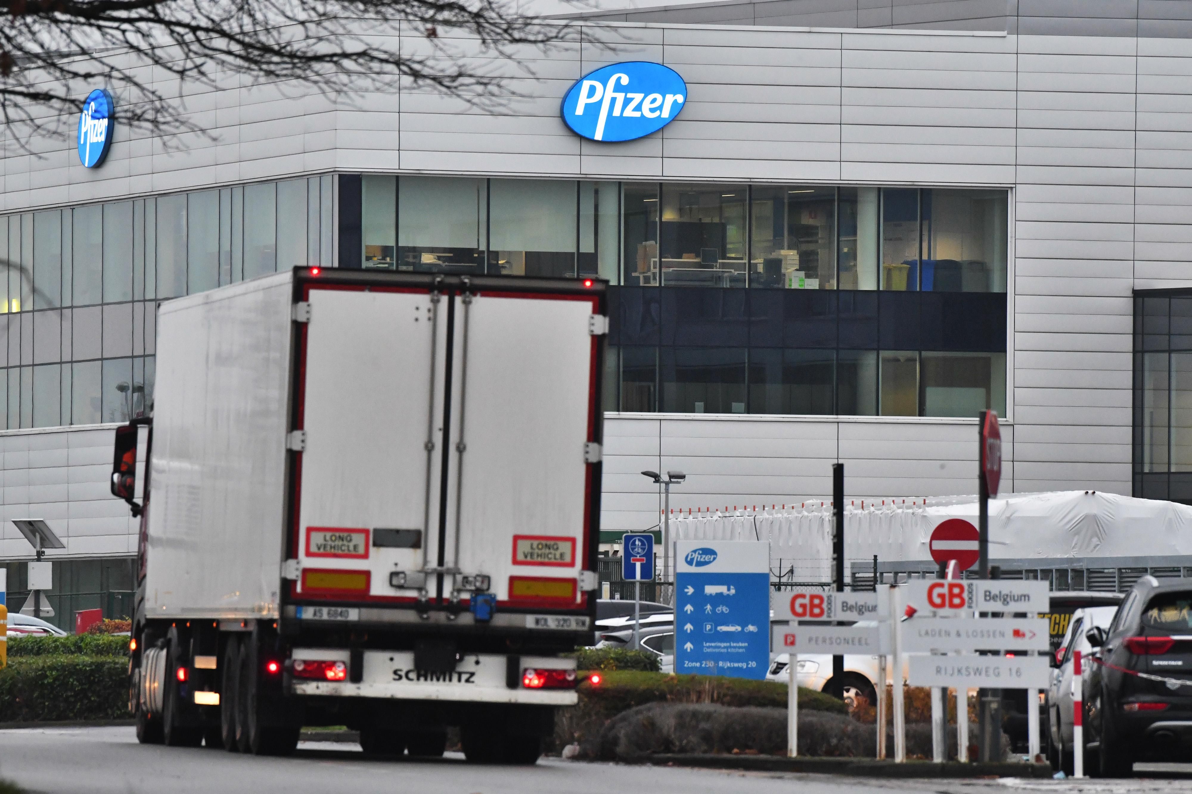 Могут ли вакцинированные люди заражать других коронавирусом: ответ от компании Pfizer Могут ли вакцинированные люди заражать других коронавирусом: ответ от компании Pfizer