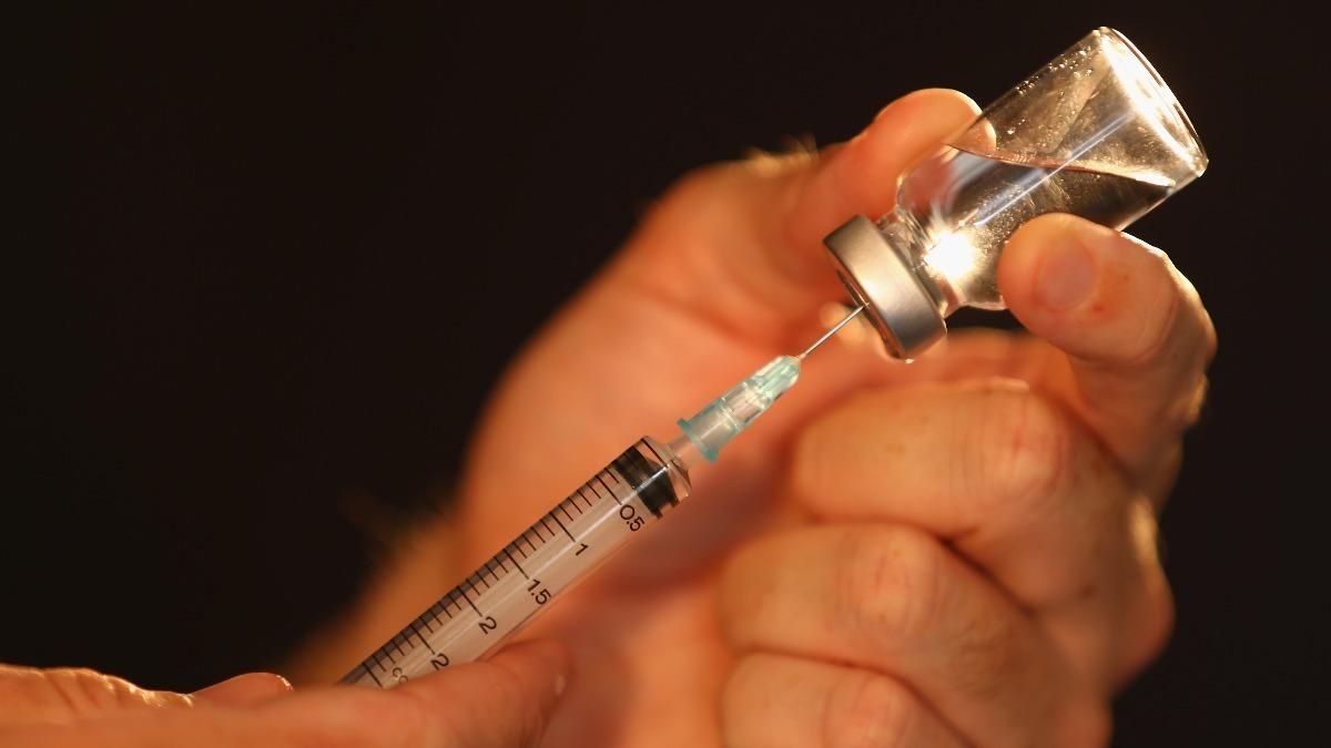 В следующем году от коронавируса планируют вакцинировать 50% украинцов