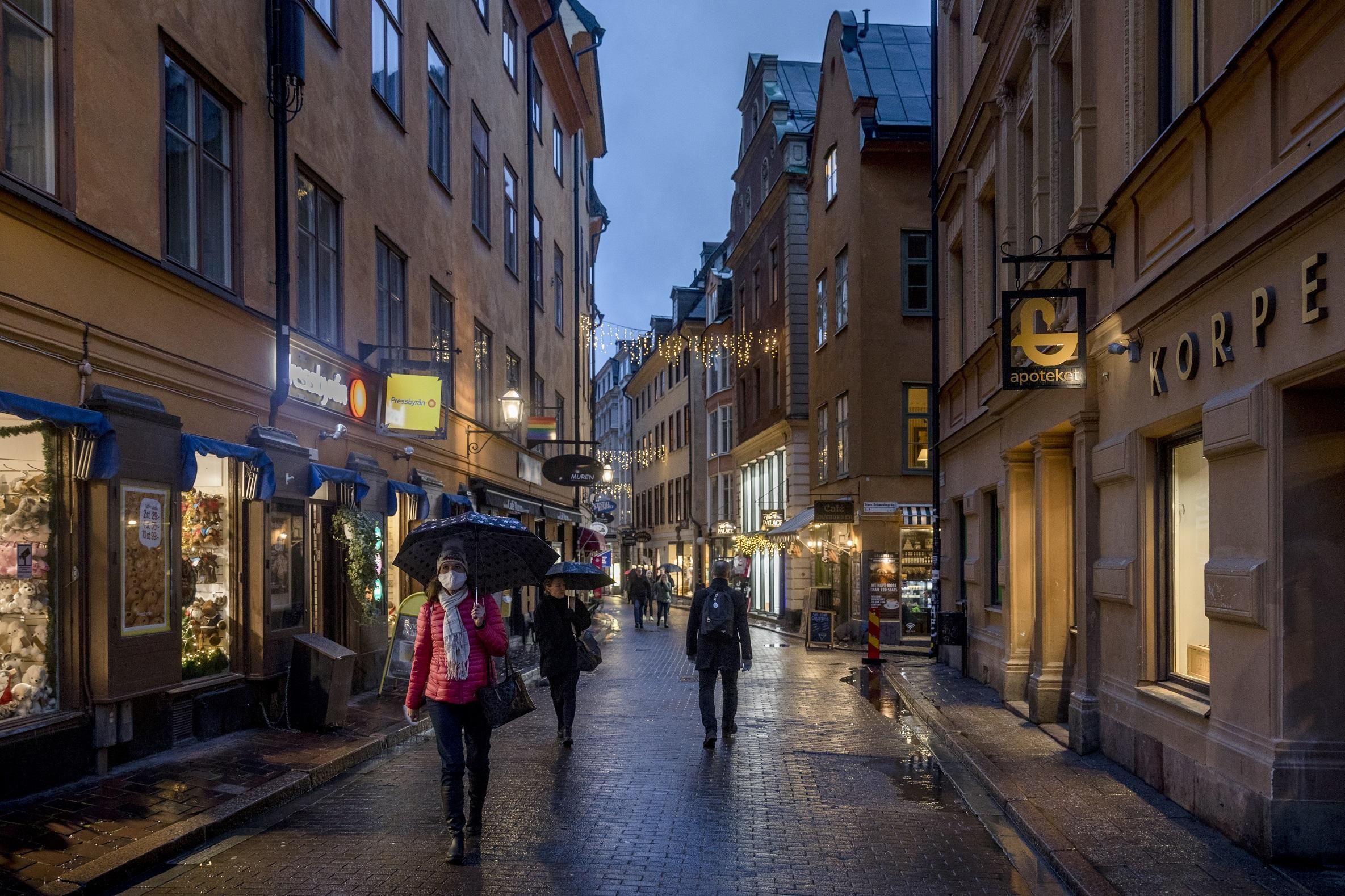 Швеція завершила експерименти з COVID-19 і ввела жорсткі обмеження Швеція завершила експерименти з COVID-19 і ввела жорсткі обмеження