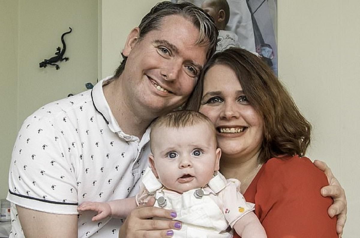Британка народила дитину через години після того, як дізналась про свою вагітність