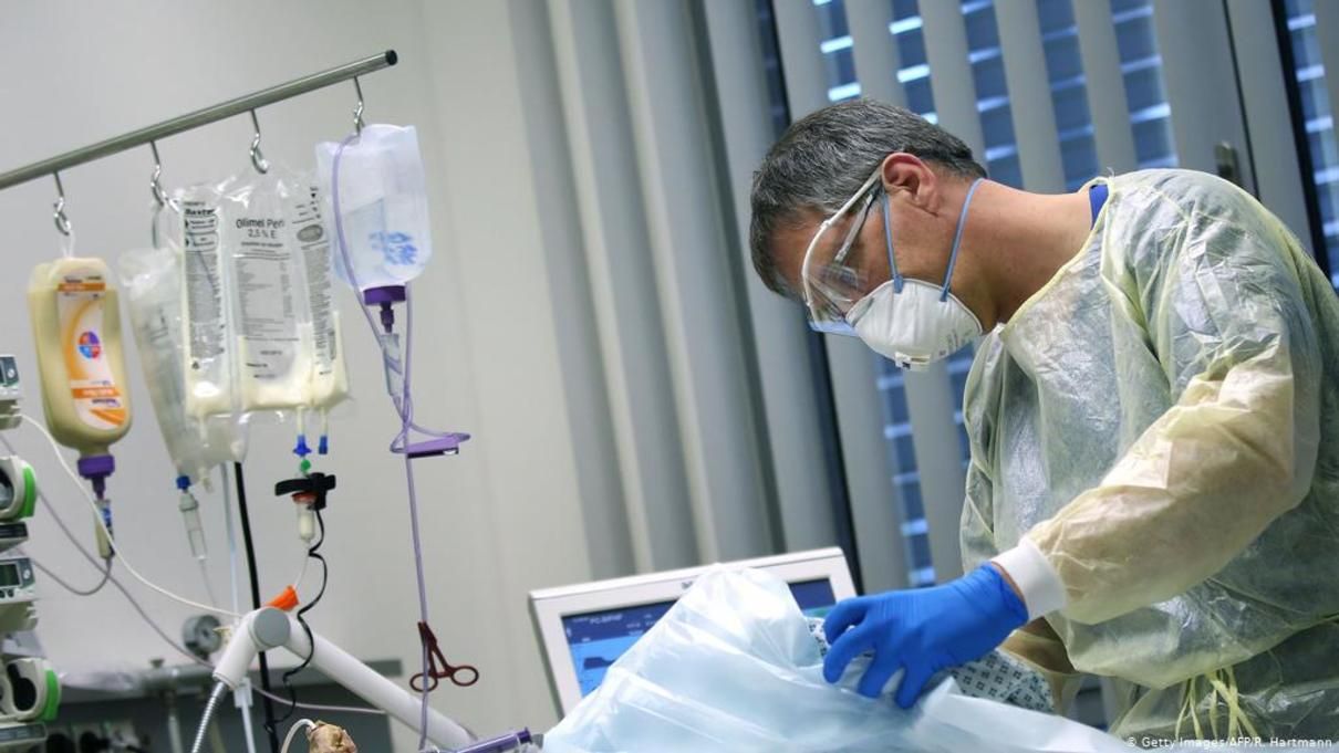 У Німеччині лідер протестів проти карантину – у реанімації з COVID-19 У Німеччині лідер протестів проти карантину – у реанімації з COVID-19