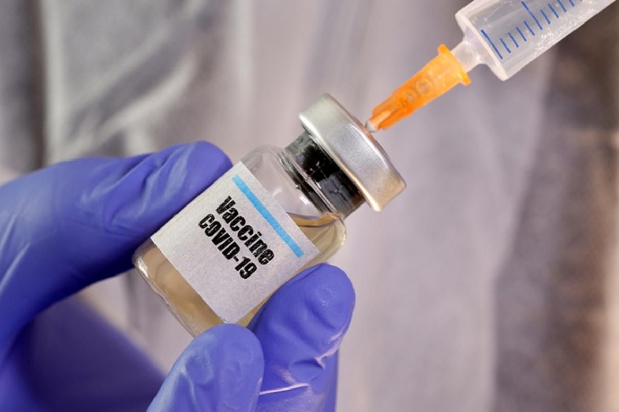 У Польщі від коронавірусу вакцинуватимуть іноземців з дозволами на проживання