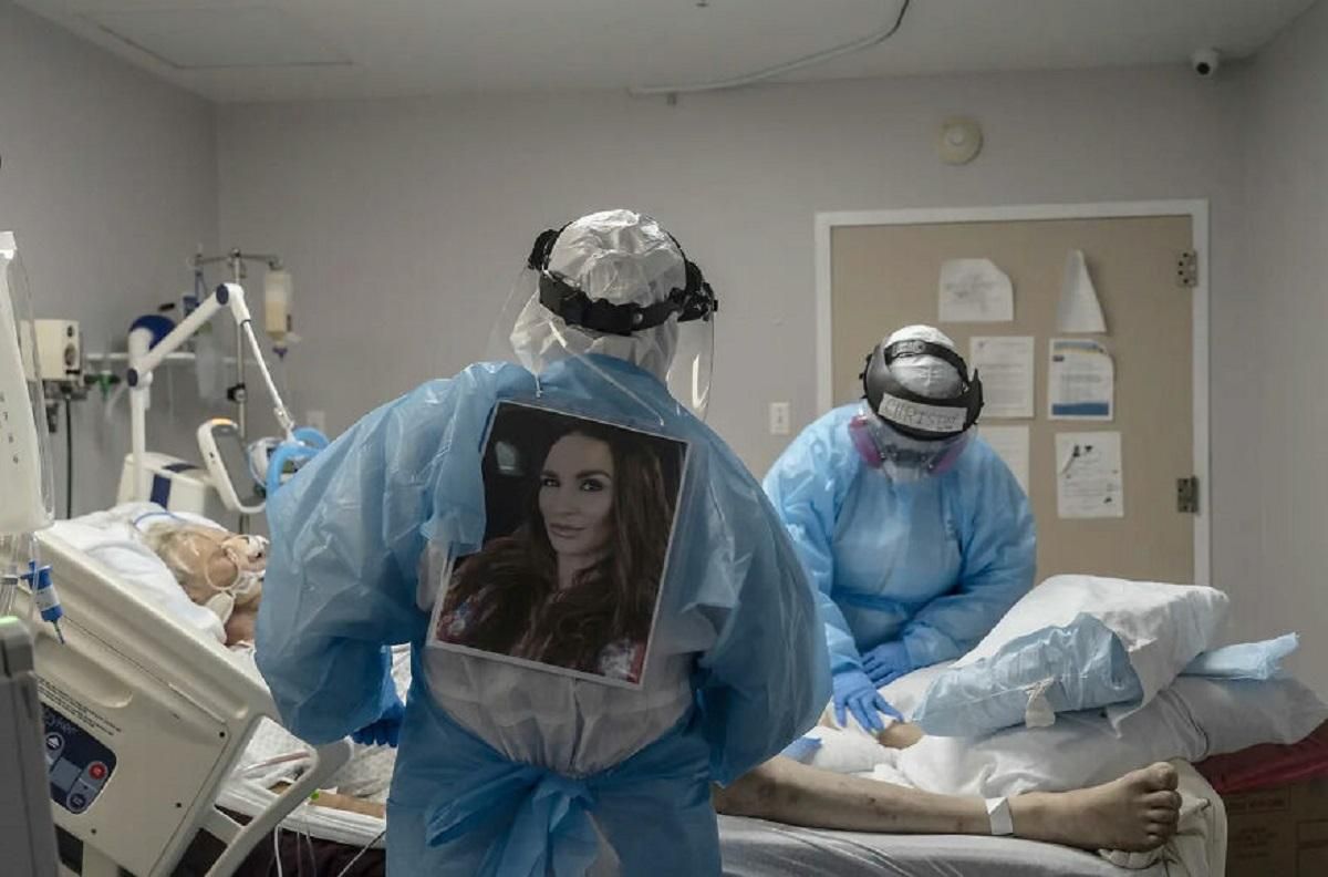 Коронавірус у фото: 10 зображень, які змусять замислитись переконаного дисидента Коронавірус у фото: 10 зображень, які змусять замислитись переконаного дисидента