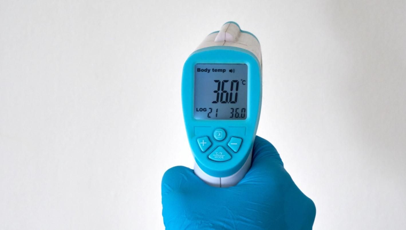 Безконтактні термометри – неефективний засіб для пошуку хворих на COVID-19