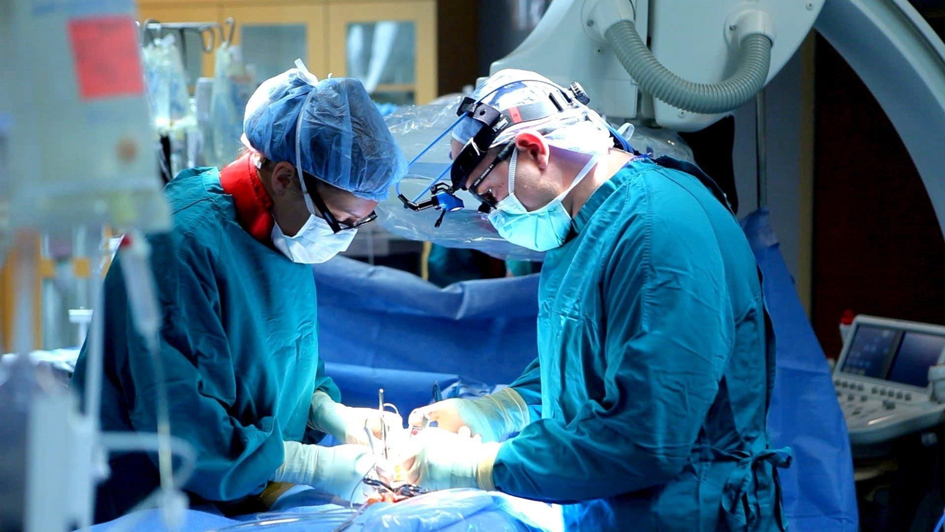 У Рівному вперше провели пересадку серця: операція тривала 7 годин