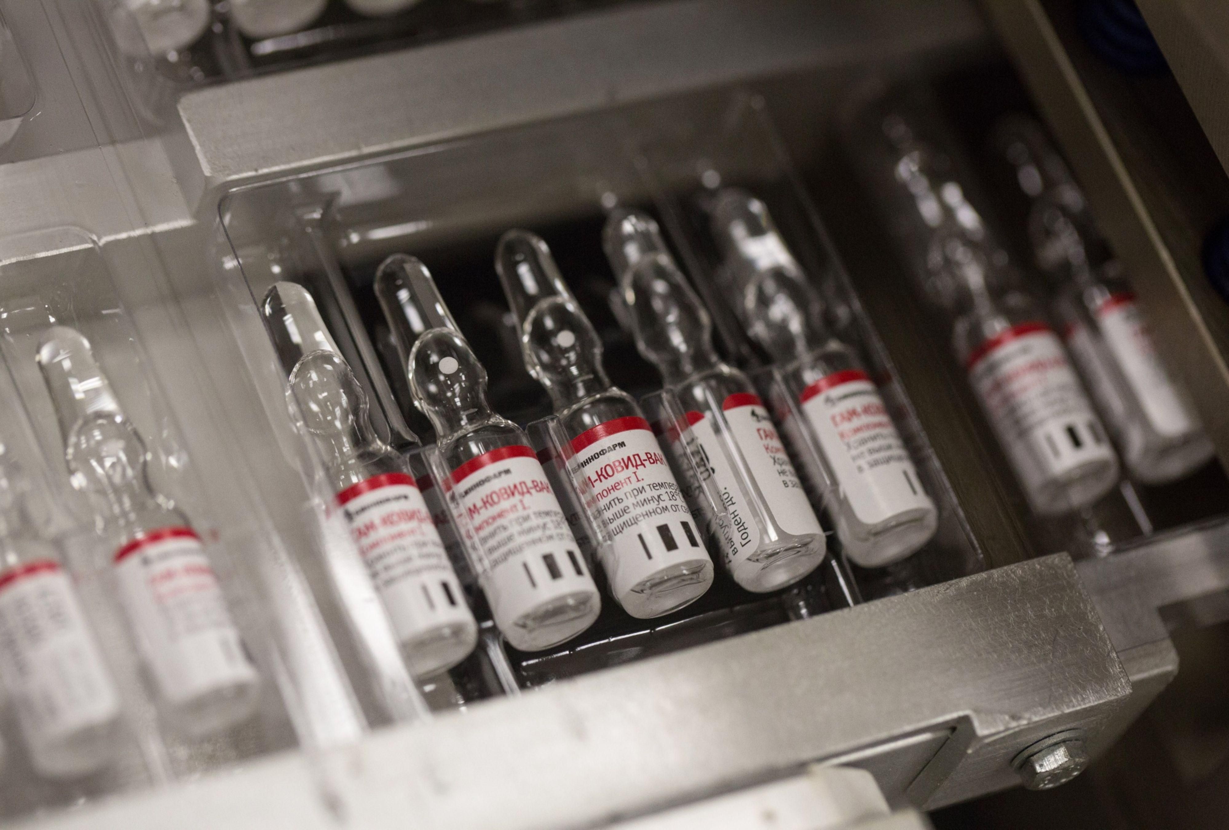 Казахстан начал производить российскую вакцину против коронавируса Казахстан начал производить российскую вакцину против коронавируса