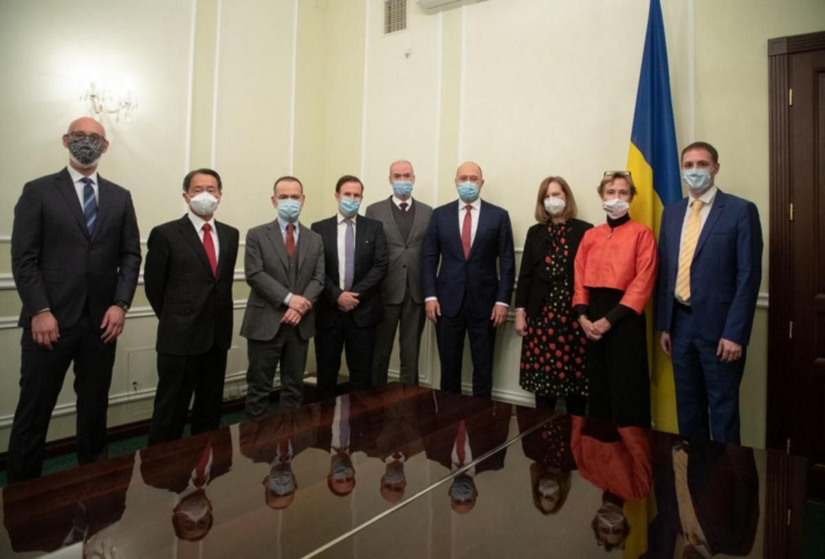 Шмыгаль обсудил закупку вакцины против COVID-19 с послами ЕС и 7G Шмыгаль обсудил закупку вакцины против COVID-19 с послами ЕС и 7G