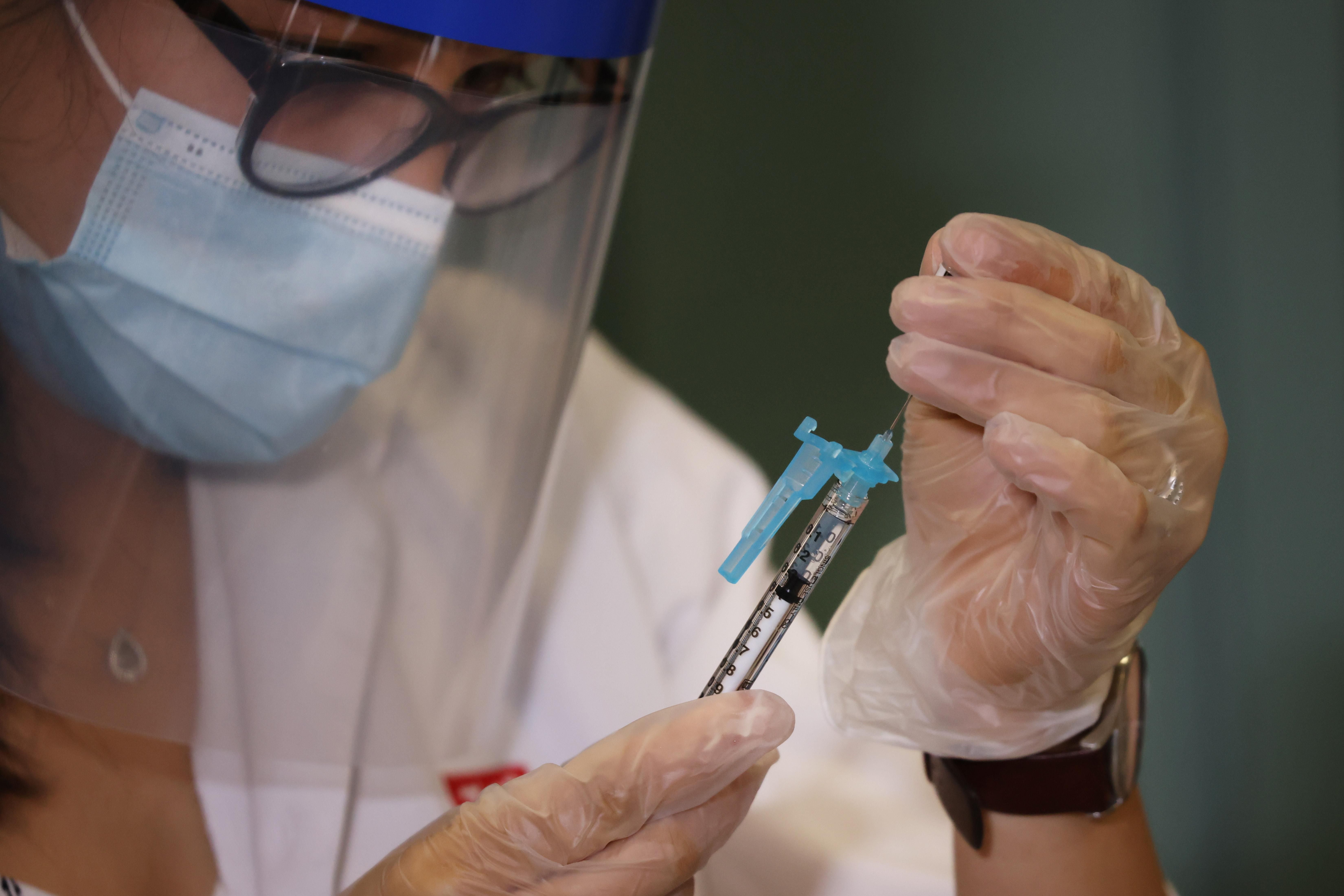 Розробники української вакцини лише готуються до клінічних випробувань