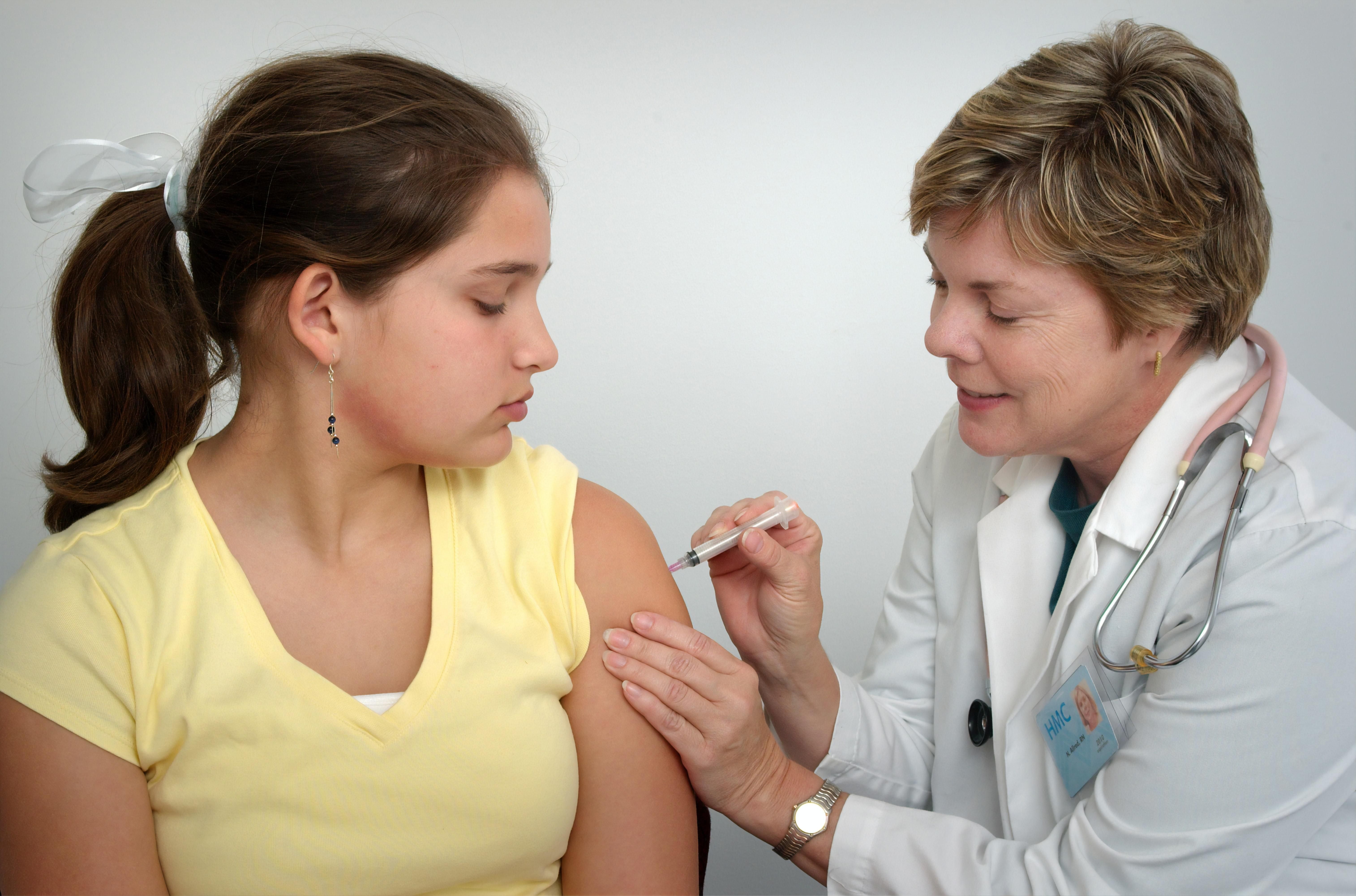 В Минздраве планируют вакцинировать половину населения Украины: есть 4 этапа