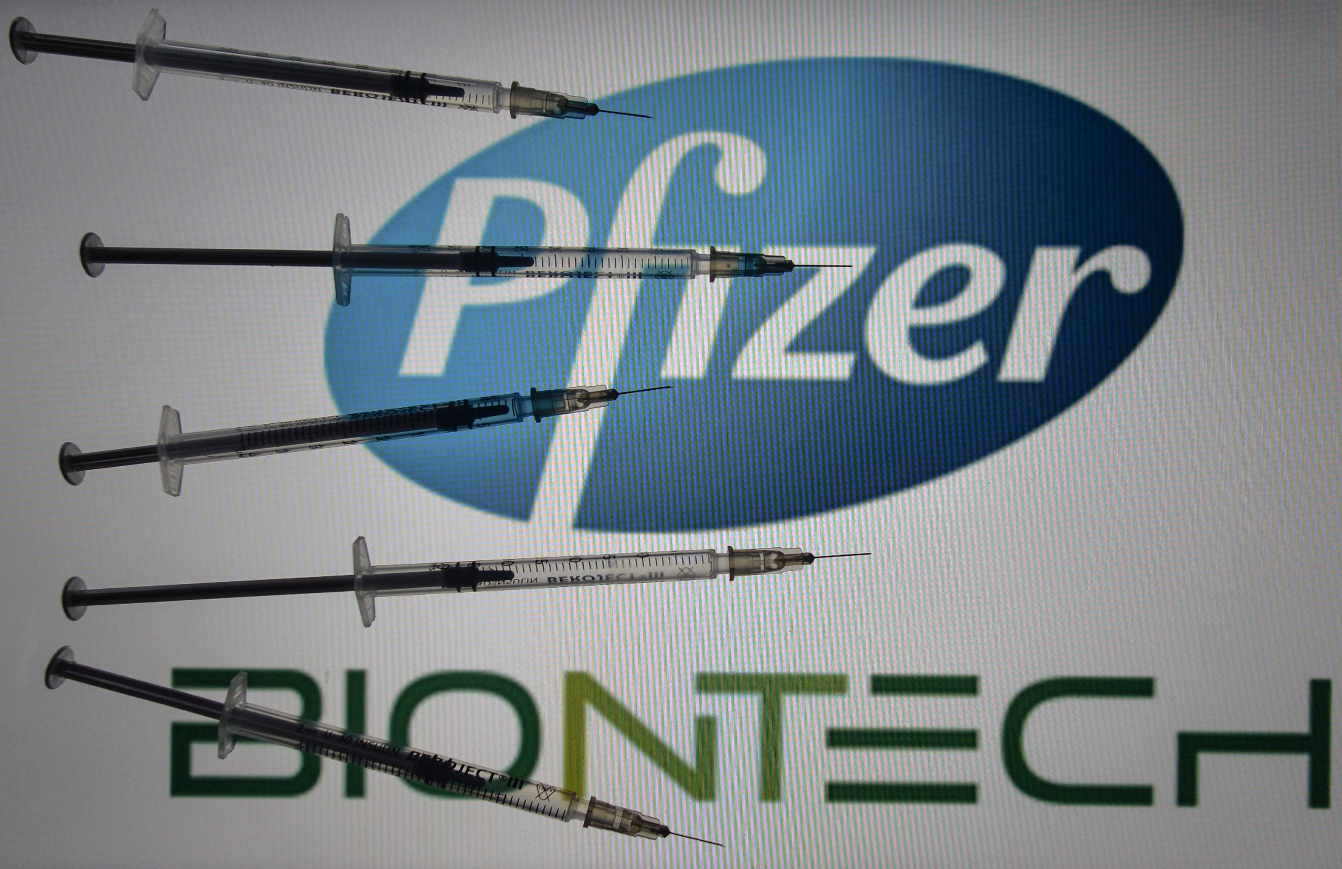 Перші партії вакцини Pfizer і BioNTech вже відправили в країни ЄС Перші партії вакцини Pfizer і BioNTech вже відправили в країни ЄС