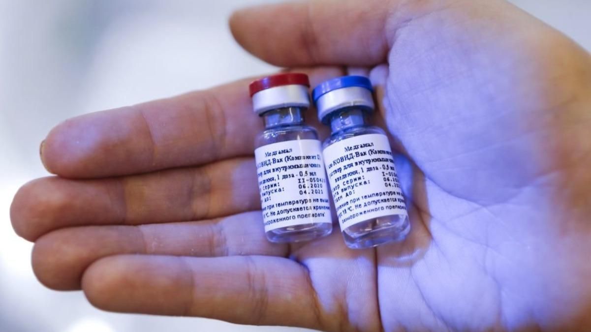 У Білорусі почалась вакцинація: щеплюватимуть російським препаратом