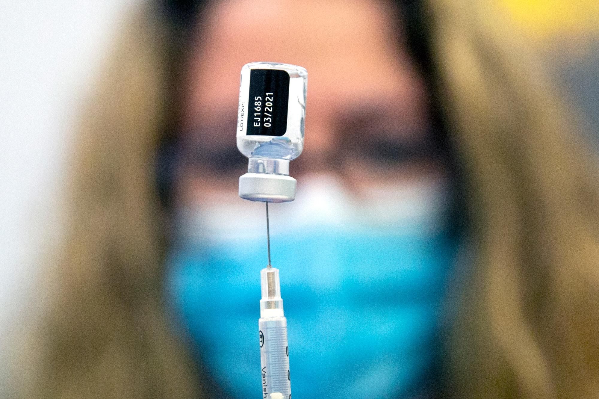 Вакцинация от COVID-19 в Польше: сколько поляков сделают прививки Вакцинация от COVID-19 в Польше: сколько поляков сделают прививки