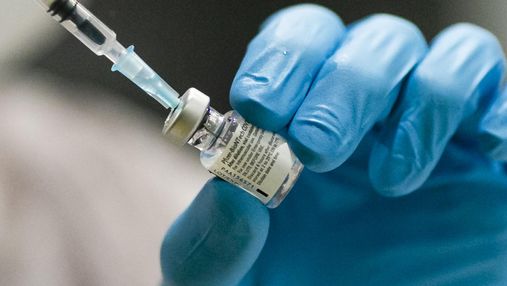 Недостаточно быстро и с побочными эффектами: как мир вакцинируется против COVID-19